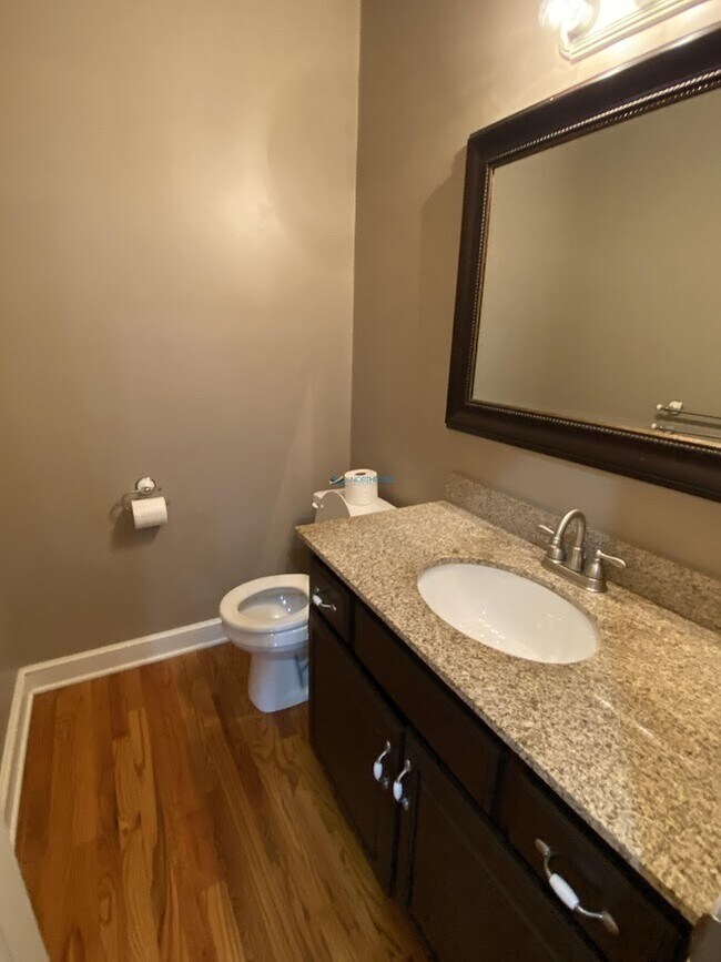 Building Photo - Charming 3 beds 2.5 bath in Kansas City!