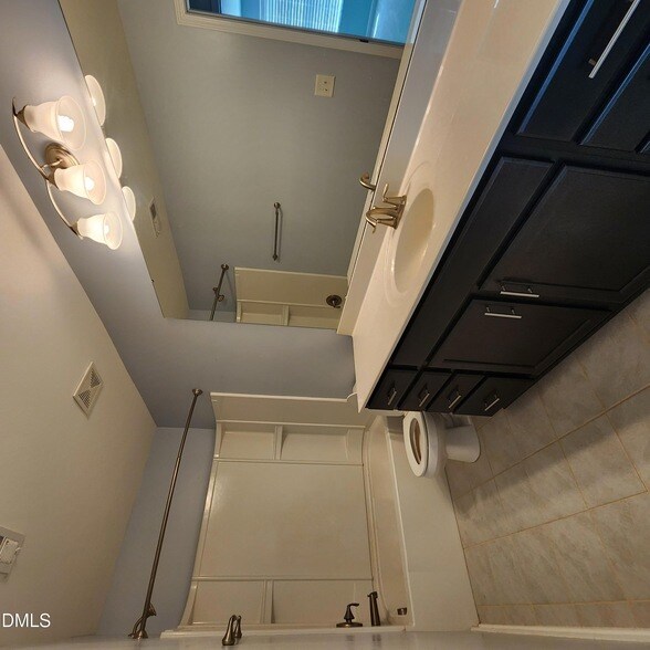 Building Photo - 1424 Southpoint Trl