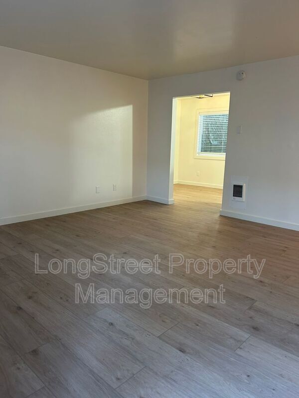 Building Photo - 11380 SW Greenburg Rd