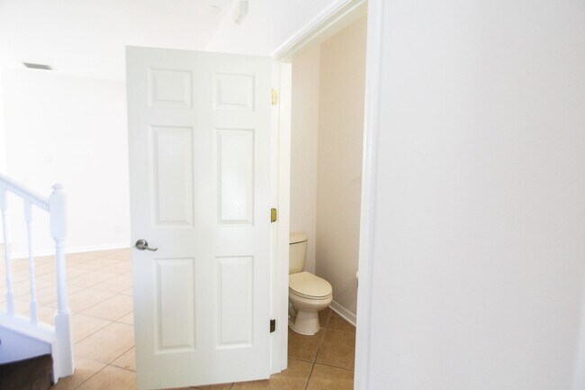 Building Photo - Lakeview 4-Bedroom, 2.5-Bath Annual Rental in Lakewood Ranch/Greenbrook
