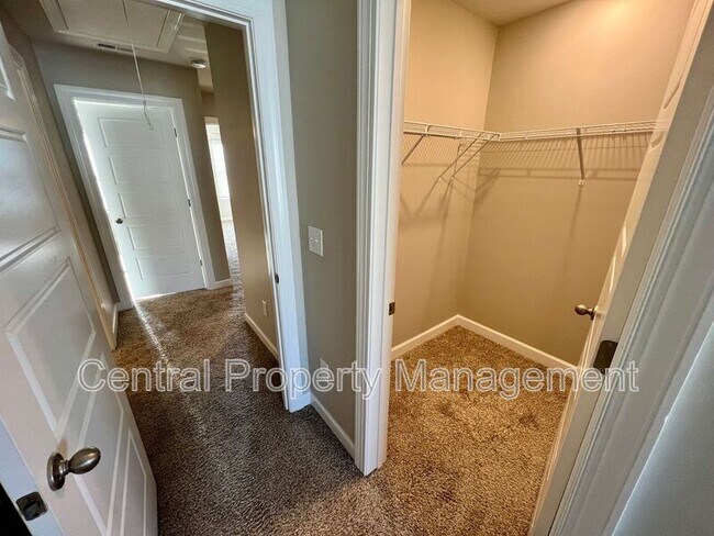 Building Photo - 613 Reese Ln