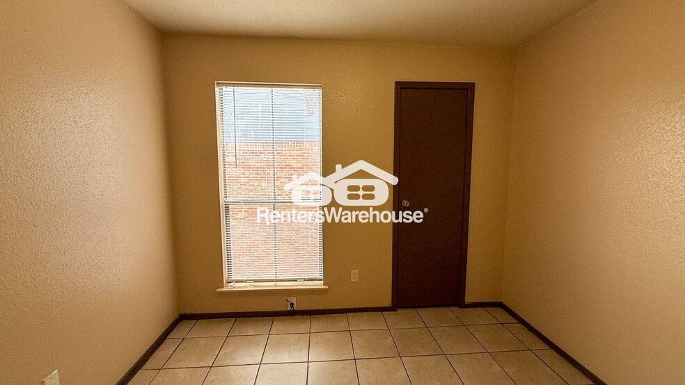 Building Photo - 13480 S Thorntree Dr