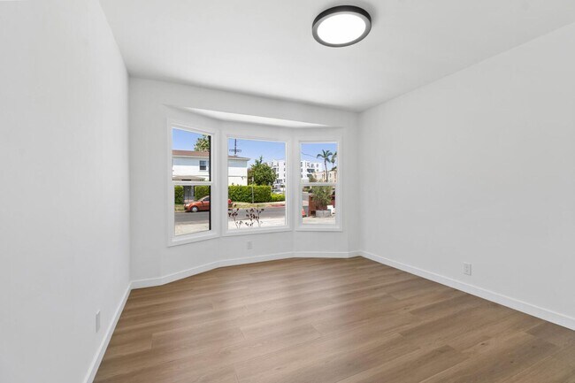 Building Photo - BEAUTIFUL CORNER HOUSE IN THE HEART OF VAL...