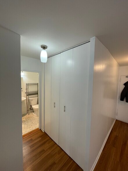 Building Photo - 1460 N Sandburg Ter