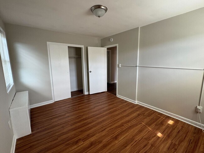 Building Photo - Spacious 3-Bedroom Condo in Randle Heights!!
