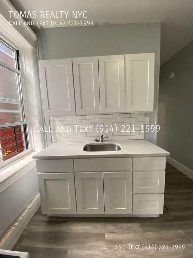 Building Photo - 188 Ashburton Ave