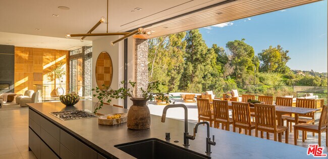Building Photo - 12752 Mulholland Dr