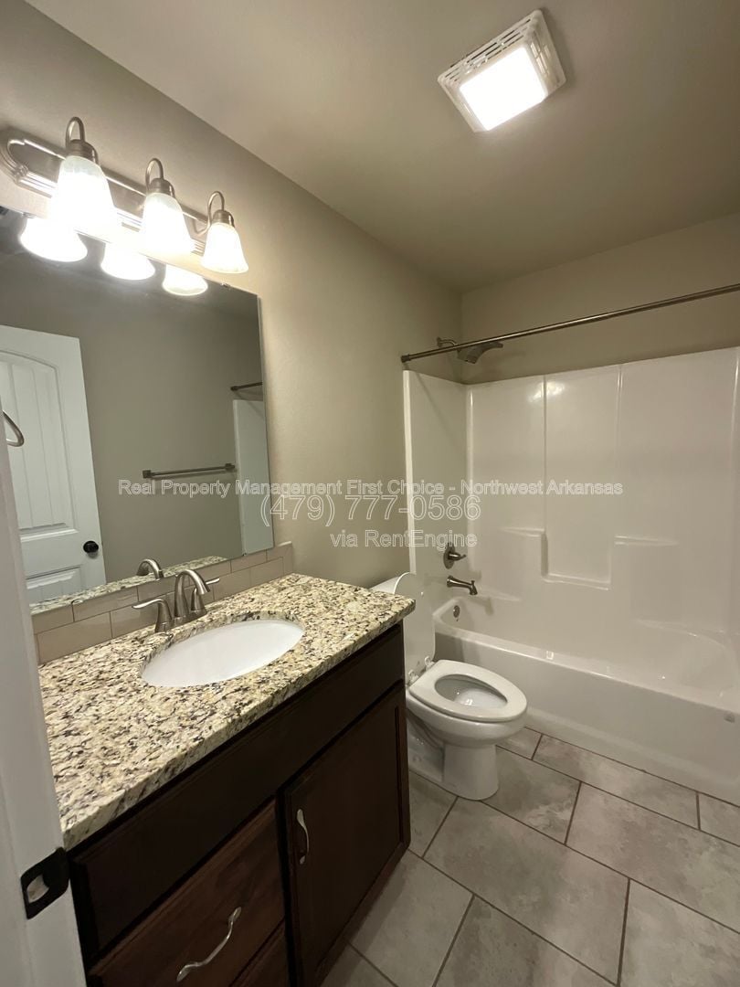 Building Photo - 6110 NW McClellen St