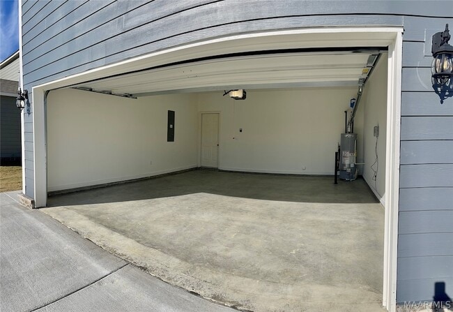 Building Photo - 5066 Pike Lp