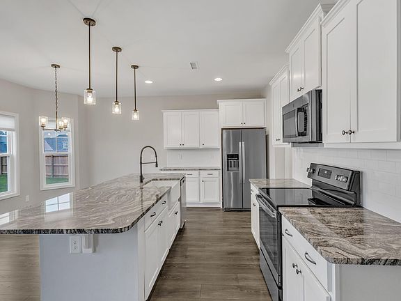 Building Photo - Build Equity While Leasing - Lease and Own...