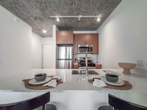 Building Photo - 1395 S Wabash Ave