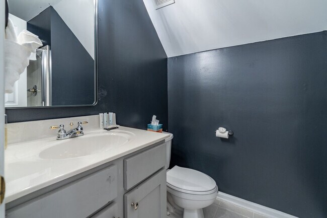 Building Photo - 350 Park Creek Ridge