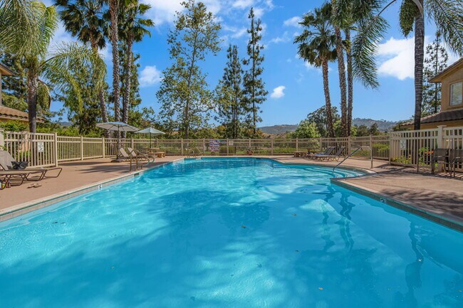 Building Photo - 3183 Dehesa Rd