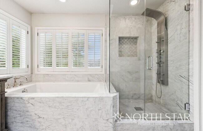 Building Photo - Beautiful Home Near Westlake Park