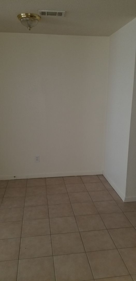 Building Photo - 104 W FM 2410 Rd