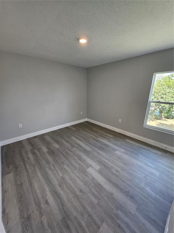 Building Photo - 1005 N Tangerine St