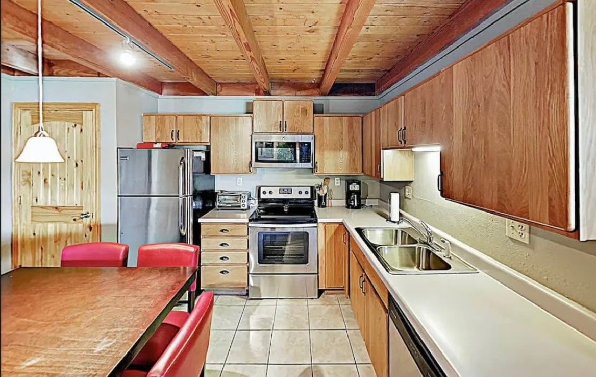 Updated appliances w/ dishwasher and ice machine - 9100 Ryan Gulch Rd