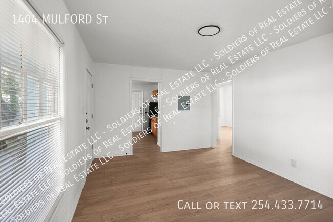Building Photo - 1404 Mulford St