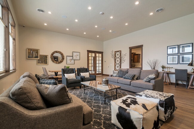 Building Photo - 1653 E Aspen Loop