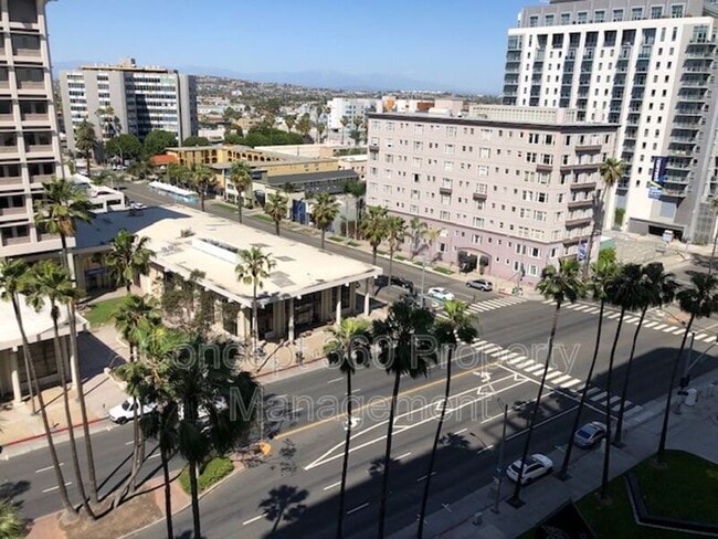 Building Photo - 525 E SEASIDE Way