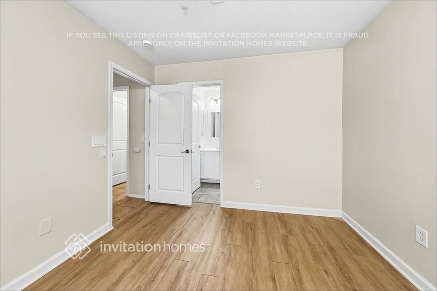 Building Photo - 4084 E Windsor Dr