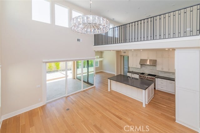 Building Photo - 60 Ray