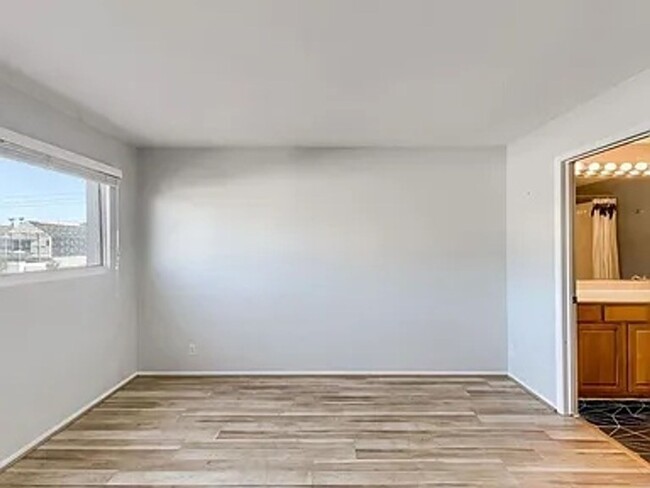 Building Photo - All Utilities Included! Charming 2-Bedroom...