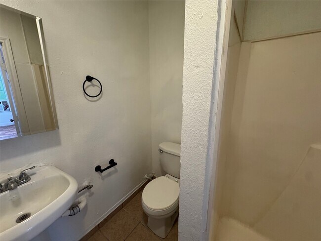Building Photo - 938 Zoe St