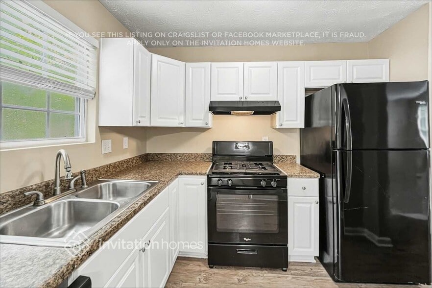 Building Photo - 84 Birch Rill Dr