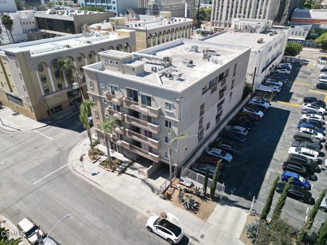 Building Photo - 3855 Ingraham St