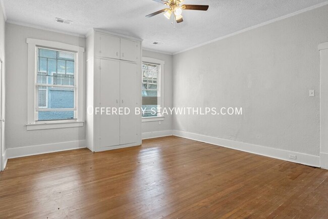 Building Photo - 1667 Foster Ave