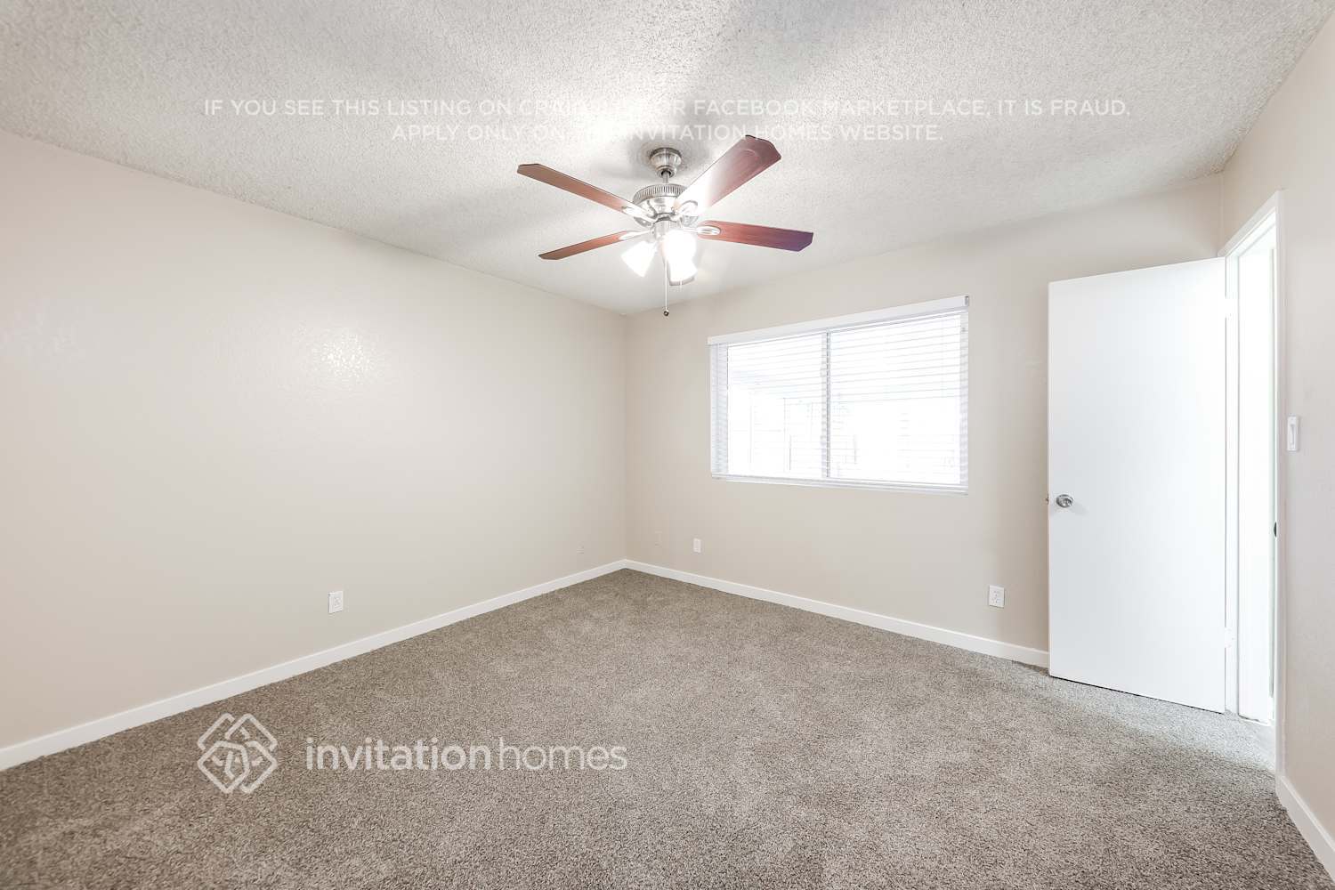 Building Photo - 1408 W Piute Ave