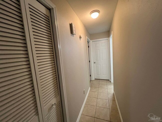 Building Photo - 9485 Sunnehanna Blvd