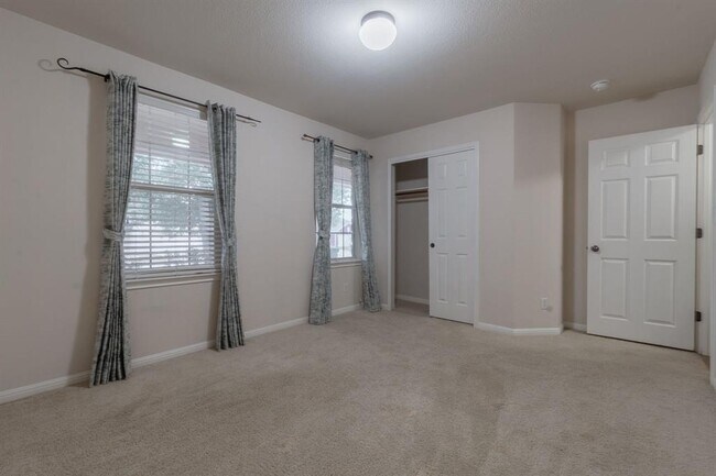Building Photo - 9408 Castle Pines Dr