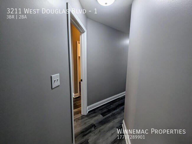 Building Photo - 3211 W Douglas Blvd