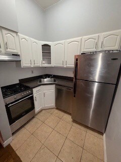 Building Photo - 135 W 130th St