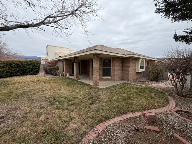 Building Photo - 3 Bedroom Single Story Home Available Near Juan Tabo Blvd SE & Southern Blvd SE!