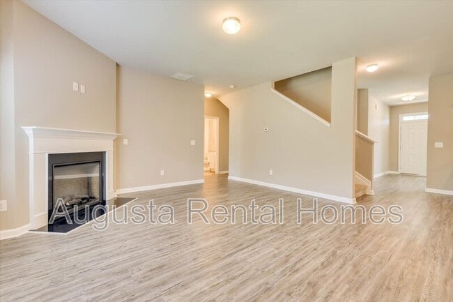 Building Photo - 5054 Vine Ln