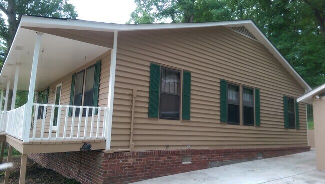 Building Photo - HOUSE FOR RENT!