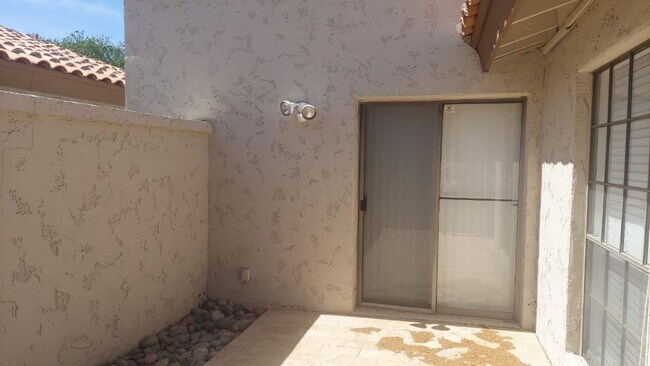 Building Photo - STUNNING SCOTTSDALE REMODEL!!