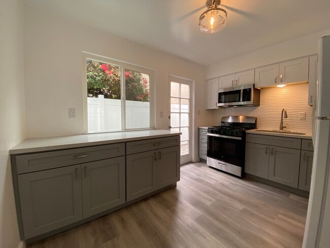 Building Photo - 605 Bush St