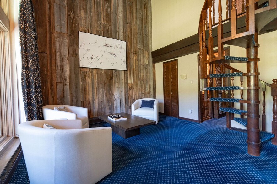 Building Photo - 70 Gallun Ln