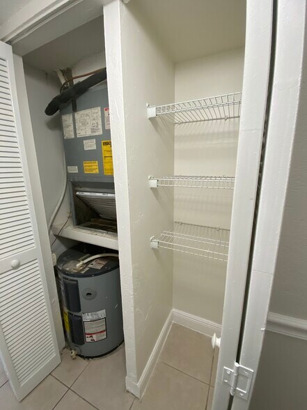 Building Photo - 9403 SW 76th St