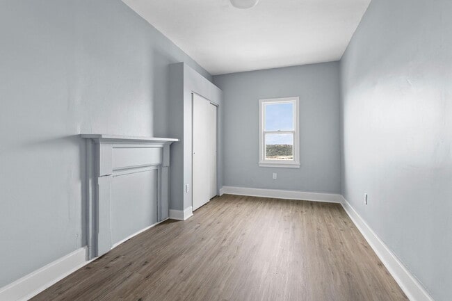 Building Photo - 2721 Cobden St