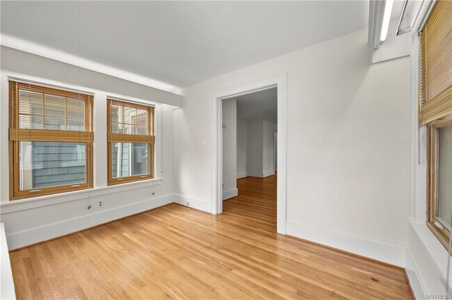 Building Photo - 179 Admiral Rd