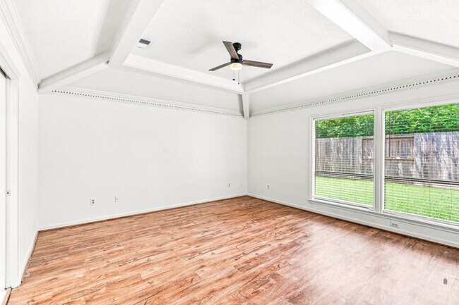Building Photo - 15907 Spring Forest Dr