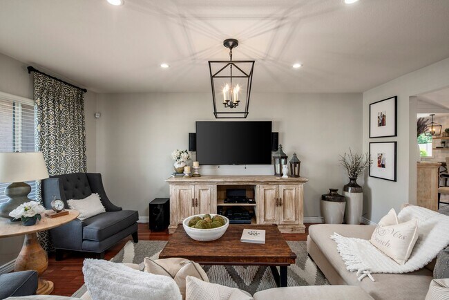 Building Photo - **STUNNING 3 BEDROOM/2 BATHROOM FULLY RENOVATED HOME IN SCOTTSDALE!! (THUNDERBIRD & 52ND ST)**