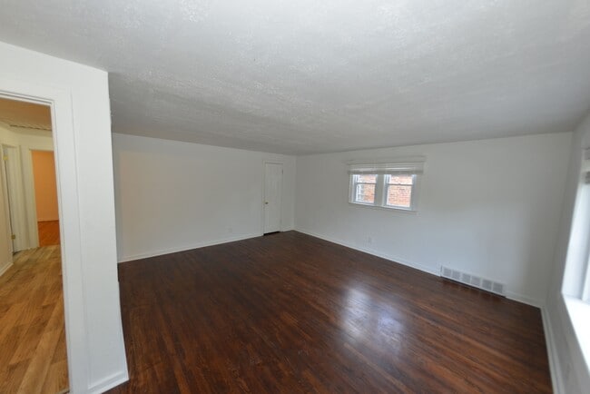 Building Photo - 1275 N Florissant Rd
