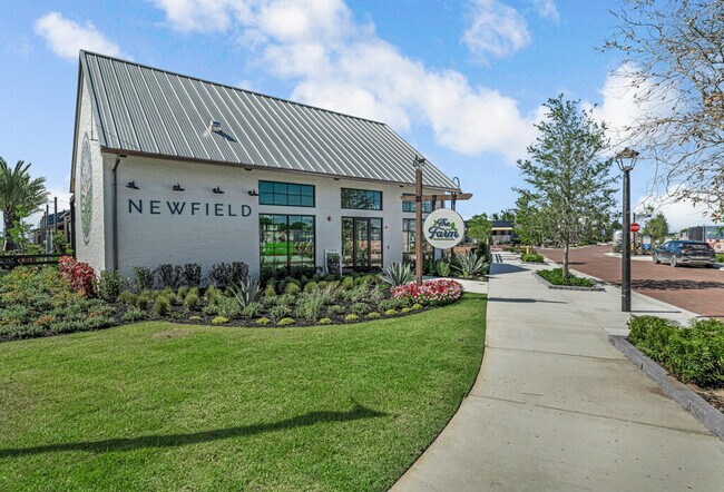 Building Photo - 930 SW Pr Ave