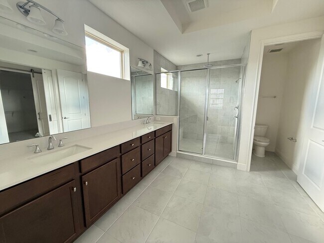 Building Photo - 5/4 spacious Saint Cloud Home